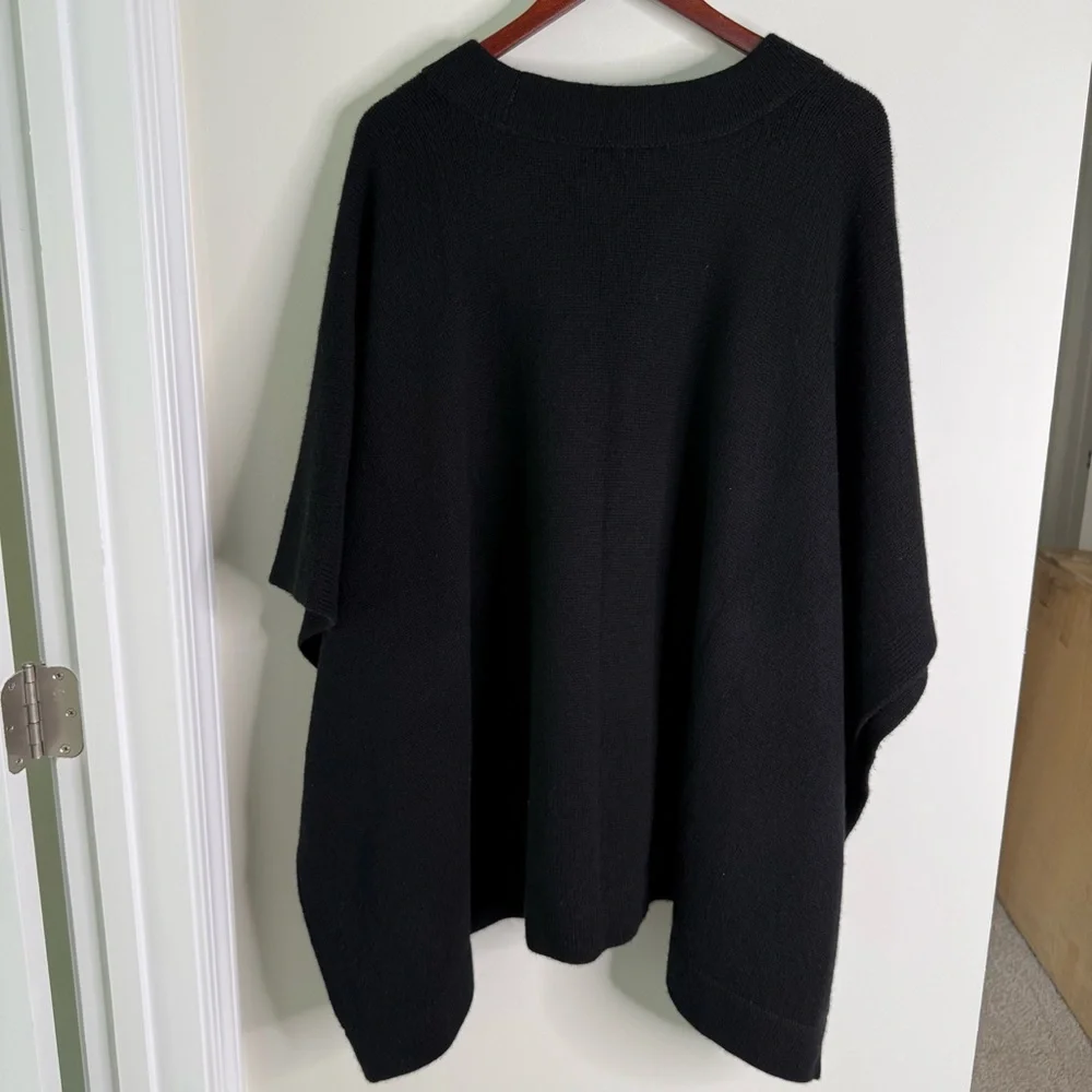 Banana Republic 100% Cashmere Black Poncho Size XL